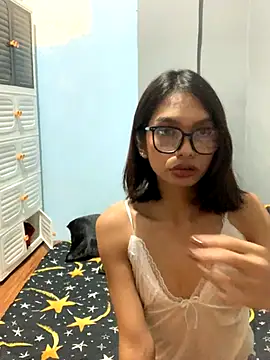 Snapshot of melahjane chatting on 11/25/25, 03:06 melahjane online show from 11/25/25, 03:06