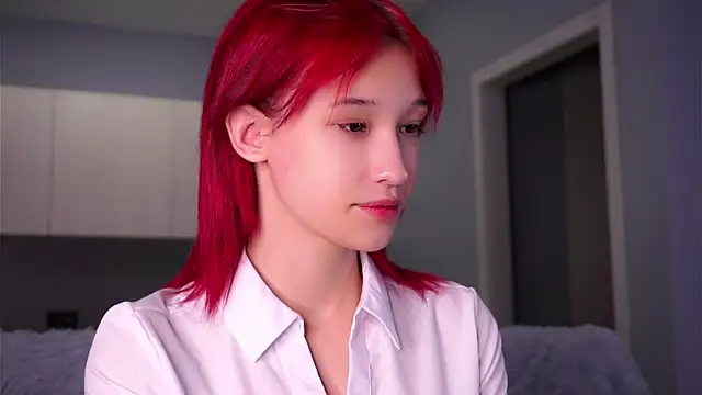 Snapshot of Likalense chatting on 09/24/25, 01:03 Likalense online show from 09/24/25, 01:03