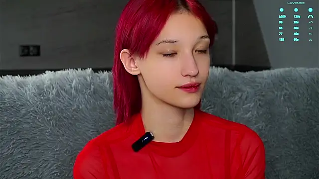 Snapshot of Likalense chatting on 09/29/25, 02:22 Likalense online show from 09/29/25, 02:22