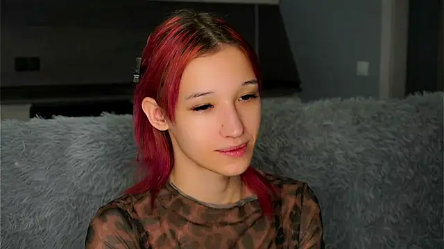 Snapshot of Likalense chatting on 10/20/25, 11:21 Likalense online show from 10/20/25, 11:21