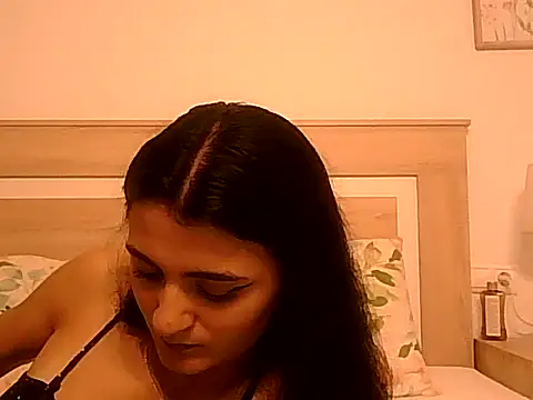 Ella0105 online show from 09/08/25, 05:01