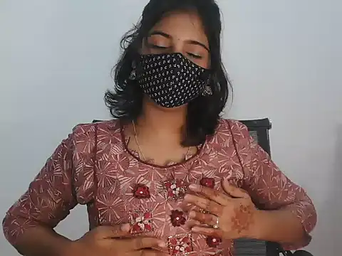 Hott Noor online show from 10/23/25, 03:11