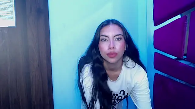 Alana Hott  online show from 09/20/25, 05:30