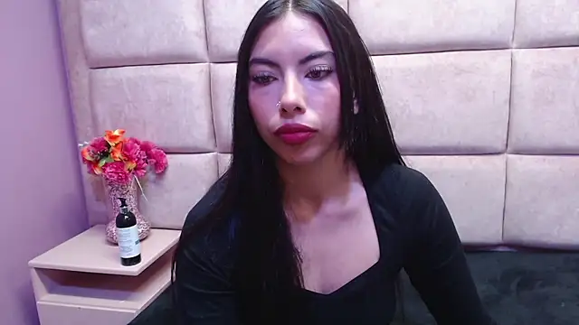 Alana Hott  online show from 10/25/25, 04:31