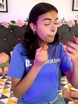 Snapshot of Im_Lyan chatting on 11/26/25, 03:24 Im Lyan online show from 11/26/25, 03:24