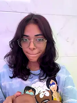 Snapshot of Im_Lyan chatting on 11/30/25, 03:16 Im Lyan online show from 11/30/25, 03:16