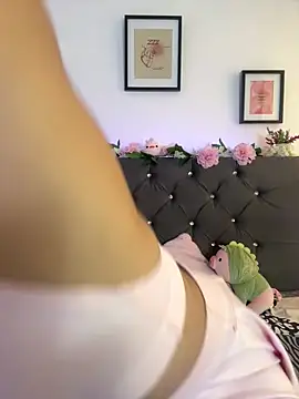 Snapshot of Im_Lyan chatting on 12/02/25, 03:07 Im Lyan online show from 12/02/25, 03:07