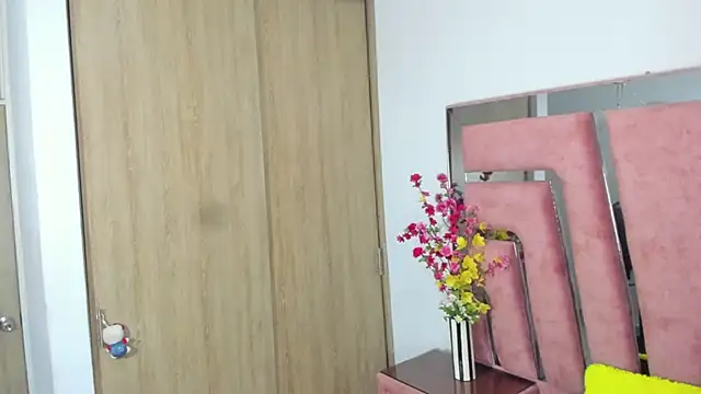 MaraKarly online show from 11/24/25, 08:08