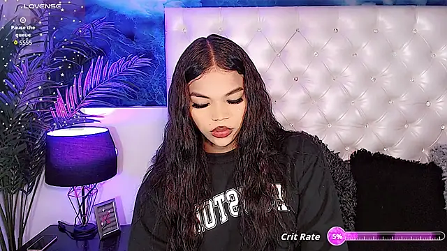 Snapshot of Valeria_Swett_ chatting on 11/11/25, 08:53 Valeria Swett online show from 11/11/25, 08:53