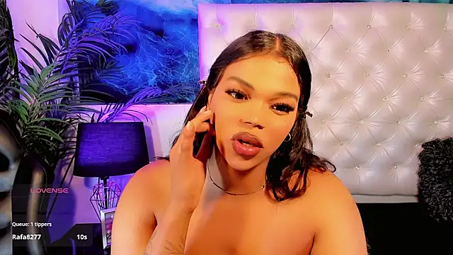 Valeria Swett  online show from 05/16/26, 08:44