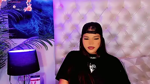 Valeria Swett  online show from 07/25/26, 08:39