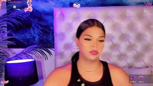 Valeria Swett  online show from 07/26/26, 08:16