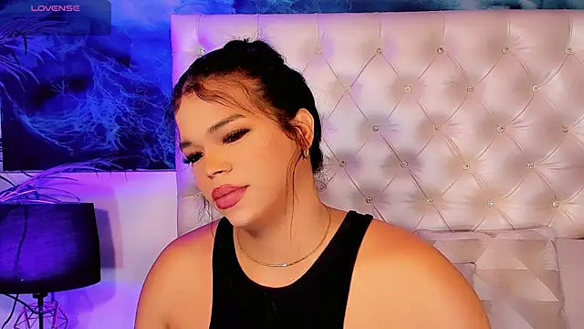 Valeria Swett  online show from 07/27/26, 08:38