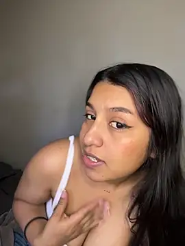  Chloe Smith online show from 10/04/25, 01:09