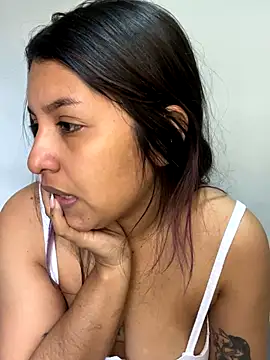  Chloe Smith online show from 10/11/25, 04:49