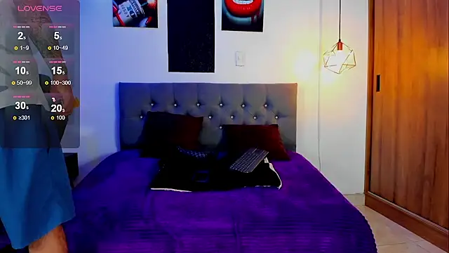 Snapshot of Nicolas_James_Sc chatting on 09/19/25, 02:18 Nicolas James Sc online show from 09/19/25, 02:18