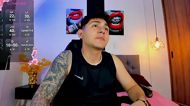 Snapshot of Nicolas_James_Sc chatting on 09/27/25, 03:06 Nicolas James Sc online show from 09/27/25, 03:06