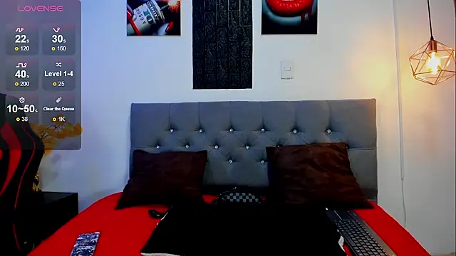 Snapshot of Nicolas_James_Sc chatting on 10/10/25, 01:32 Nicolas James Sc online show from 10/10/25, 01:32