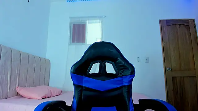 Snapshot of magic_mike_26 chatting on 11/02/25, 12:51 magic mike 26 online show from 11/02/25, 12:51