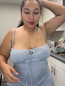 latina curvy22 online show from 09/18/25, 07:16