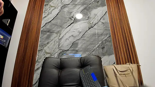 gisselle21 online show from 10/22/25, 08:03