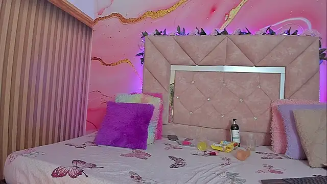 Taylor oriana  online show from 09/16/25, 11:00