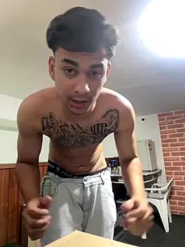 Snapshot of condenovin chatting on 11/05/25, 06:30 condenovin online show from 11/05/25, 06:30