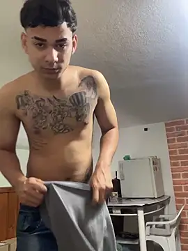 Snapshot of condenovin chatting on 11/08/25, 12:38 condenovin online show from 11/08/25, 12:38