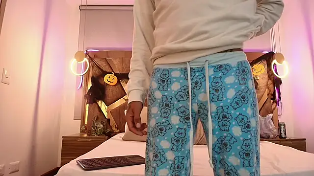 genessis  david online show from 10/11/25, 04:22