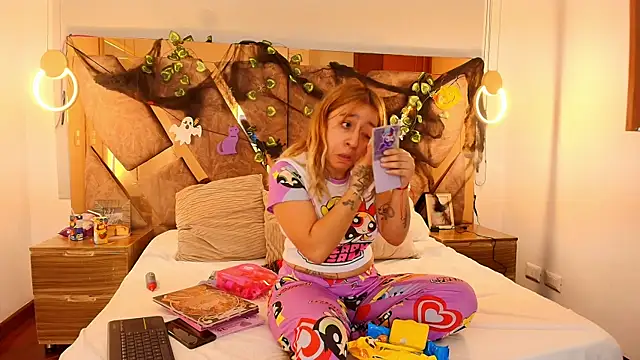 genessis  david online show from 10/12/25, 04:44