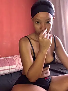 Snapshot of Pretty_Beauty chatting on 10/02/25, 08:21 Pretty Beauty online show from 10/02/25, 08:21