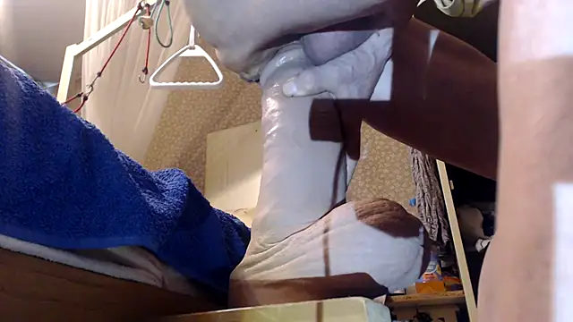 Snapshot of BiglovelyXXL chatting on 11/09/25, 10:46 BiglovelyXXL online show from 11/09/25, 10:46