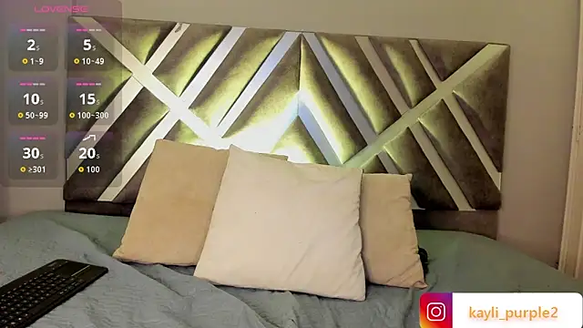 Snapshot of kaylii_purple chatting on 10/11/25, 04:12 kaylii purple online show from 10/11/25, 04:12