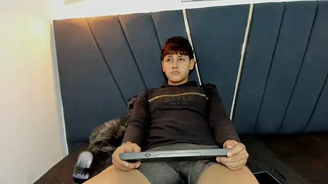 zeusapollofuck online show from 09/30/25, 08:14