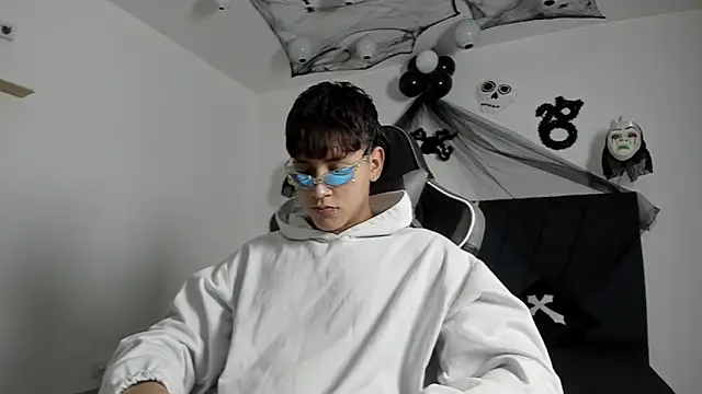 zeusapollofuck online show from 10/16/25, 10:11