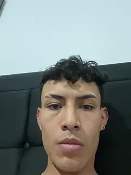 Snapshot of coupledesire18 chatting on 10/12/25, 01:15 coupledesire18 online show from 10/12/25, 01:15