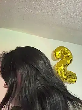 MyHoneyFrida online show from 11/27/25, 04:03