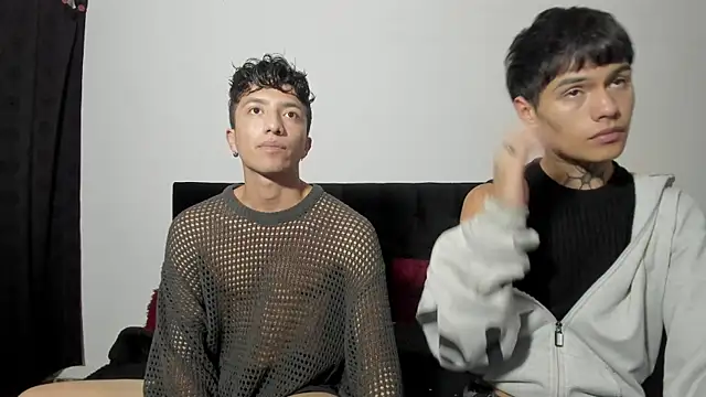 Snapshot of mhatias_ chatting on 10/28/25, 02:37 mhatias online show from 10/28/25, 02:37