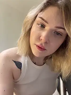 elliss  online show from 10/24/25, 03:08