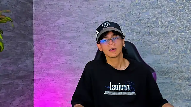 BoyToy 6 online show from 09/10/25, 05:07