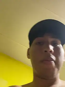Snapshot of dlcr_ chatting on 09/10/25, 10:10 dlcr online show from 09/10/25, 10:10