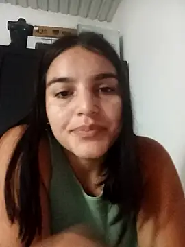 Snapshot of chloe_90 chatting on 10/03/25, 01:24 chloe 90 online show from 10/03/25, 01:24