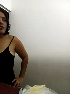 Snapshot of chloe_90 chatting on 10/09/25, 11:25 chloe 90 online show from 10/09/25, 11:25