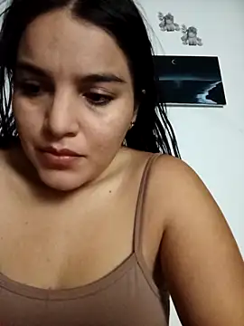 Snapshot of chloe_90 chatting on 10/15/25, 11:27 chloe 90 online show from 10/15/25, 11:27