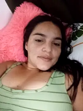 Snapshot of chloe_90 chatting on 10/20/25, 03:51 chloe 90 online show from 10/20/25, 03:51