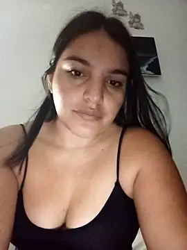 Snapshot of chloe_90 chatting on 10/23/25, 12:21 chloe 90 online show from 10/23/25, 12:21