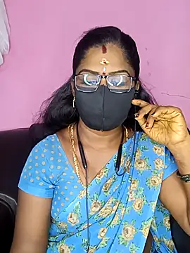 Snapshot of tamilammukuttyy chatting on 09/15/25, 04:01 tamilammukuttyy online show from 09/15/25, 04:01