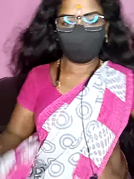 Snapshot of tamilammukuttyy chatting on 09/19/25, 03:56 tamilammukuttyy online show from 09/19/25, 03:56