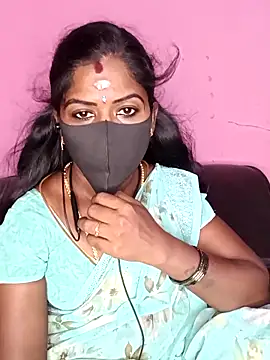 Snapshot of tamilammukuttyy chatting on 09/21/25, 03:02 tamilammukuttyy online show from 09/21/25, 03:02