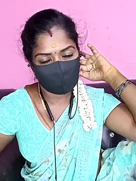 Snapshot of tamilammukuttyy chatting on 09/30/25, 05:40 tamilammukuttyy online show from 09/30/25, 05:40